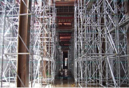 【地鐵腳手架】建設你來做，危險我來擋